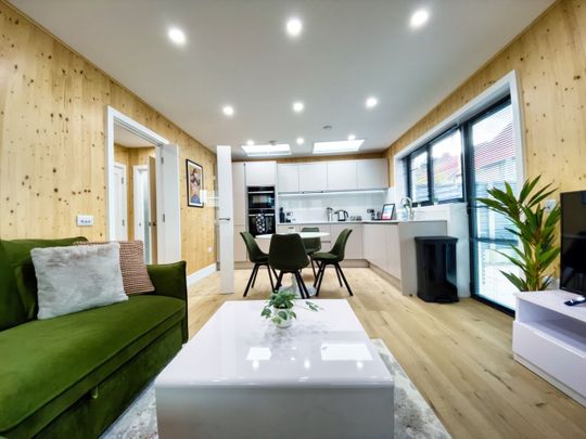 2 Bed Detached House, Green Mews, BN3 - Photo 1