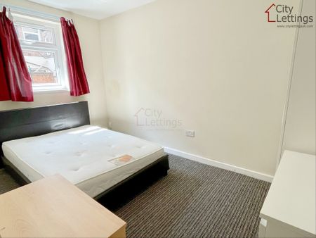 1 Bedroom Flat - Photo 2