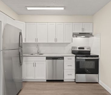 Royal Tower Apartments - Photo 5