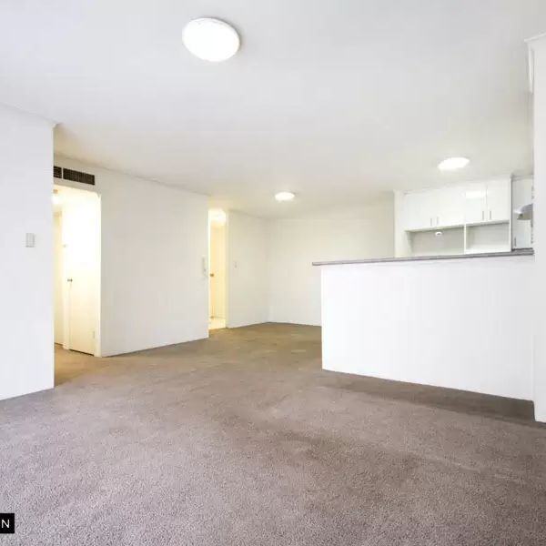 MGM MARTIN – TWO BEDROOM APARTMENT (BUILDING K4, UNIT ON LEVEL 5) - Photo 1
