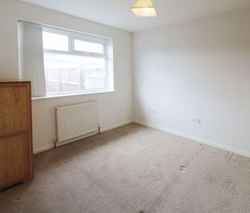 2 bedroom semi-detached bungalow to rent - Photo 3