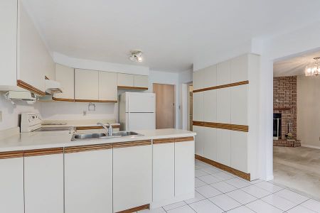 For Lease - 3586 Italia Crescent, Mississauga, Ontario - Photo 2