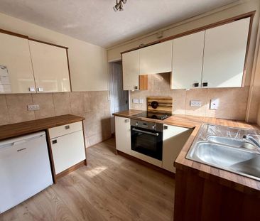 1 bedroom ground floor flat to rent - Photo 3