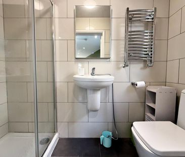 1 bedroom in a house share to rent - Photo 5