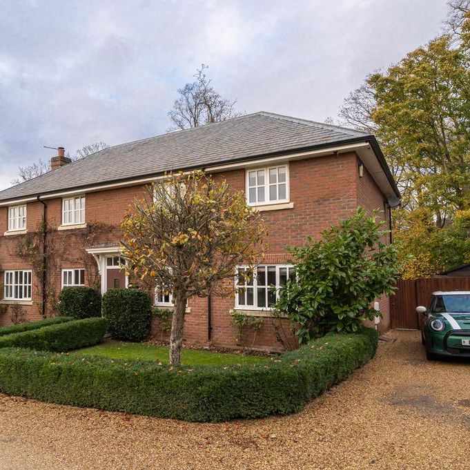 4 bedroom detached house to rent - Photo 1