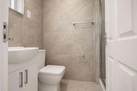 Crosslands Avenue, Southall, UB2 - Photo 5
