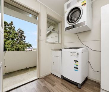 Fantastic 3 Bedroom Property in Massey - Photo 3