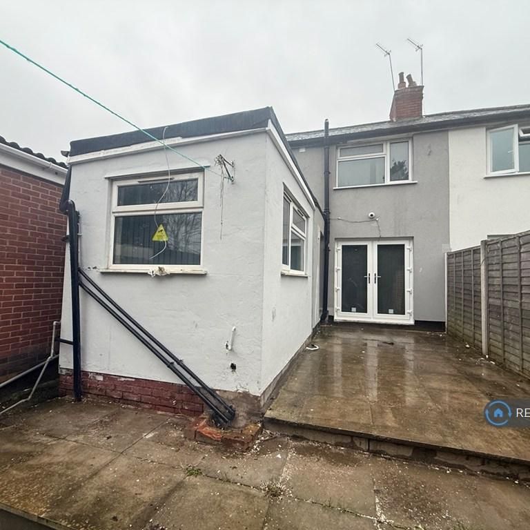 1 bedroom in a house share to rent - Photo 1