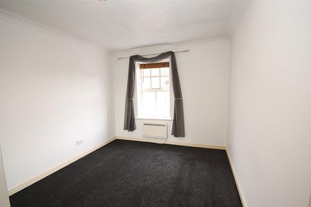 1 bedroom Apartment to let - Photo 2