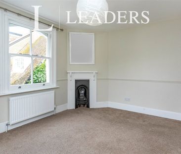 3 bedroom townhouse to rent The Walk, Winslow, Buckingham, Buckingh... - Photo 3