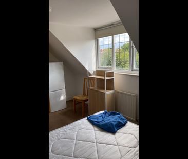 Room in a Shared Flat, Chesterfield Court, NW11 - Photo 6