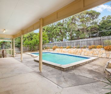 Stunning Family Home with Pool - Photo 4