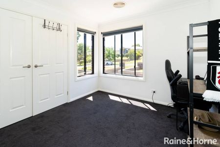 SPACIOUS TOWNHOUSE IN A PEACEFUL LOCATION - Photo 5