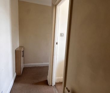 Rushton Crescent, Bournemouth, Dorset, BH3 - Photo 5