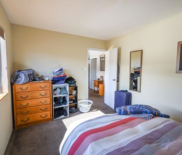 Modern, Sunny 4-Bedroom Home with Stunning Views! - Photo 2