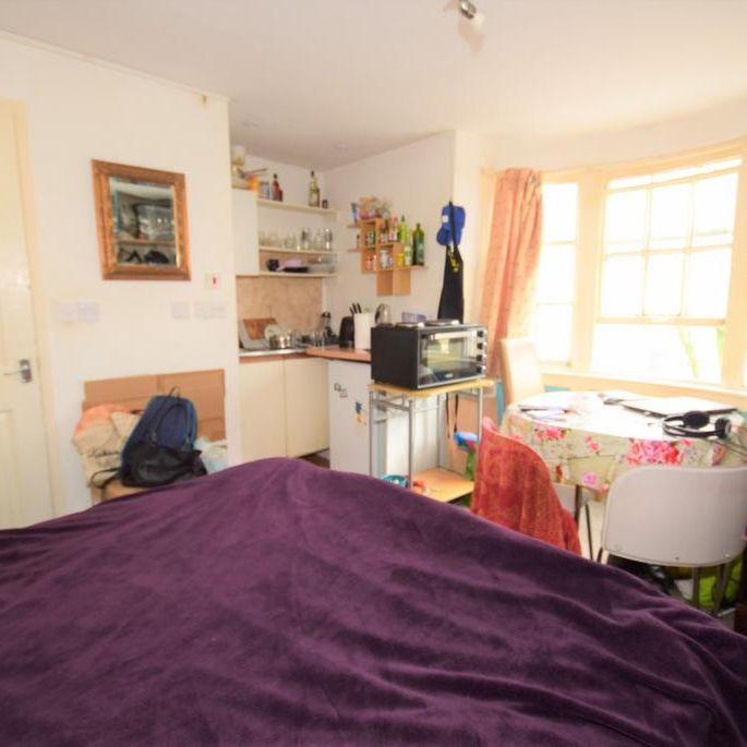 Studio to rent - Photo 1