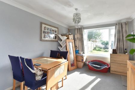 3 bedroom semi-detached house to rent - Photo 4