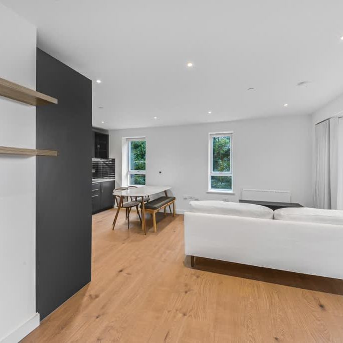 Mary Neuner Road London N8 - Photo 1