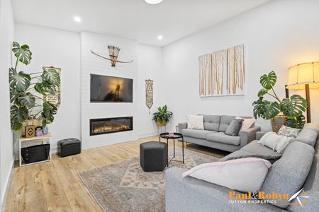 10A Strachan Place, Wanniassa ACT 2903 - House For Rent | Domain - Photo 3