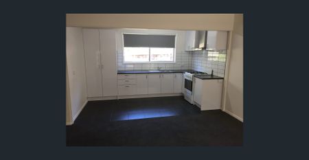 Comfortable and in a great location - Photo 5