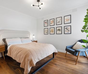 THREE BEDROOM FAMILY HOME - Photo 4