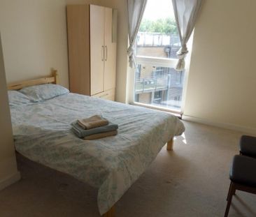 3 bedroom flat to rent - Photo 2