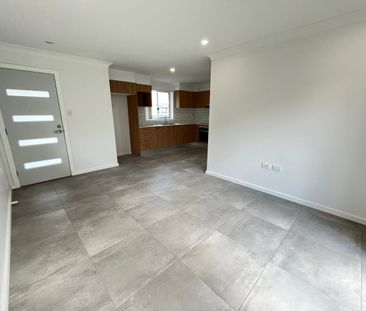 Modern & Low-Maintenance 2-Bedroom Granny Flat in Padstow - Photo 3