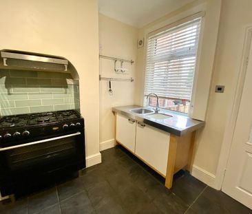 3 bedroom terraced house to rent - Photo 6