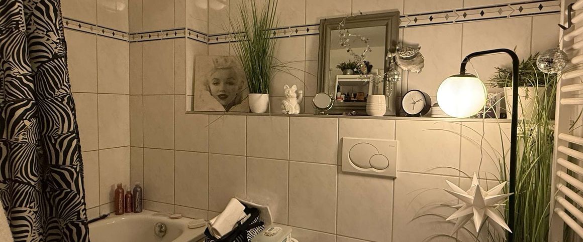 KREFELD - ZENTRAL GELEGEN - SCHÖNE ZWEI-ZIMMERWOHNUNG MIT EINBAUKÜCHE UND BALKON - Photo 1