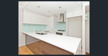 Stunning Townhouse in a Quiet Clayfield Street - Photo 5