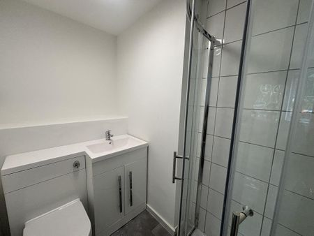 1 bedroom in a house share to rent - Photo 3