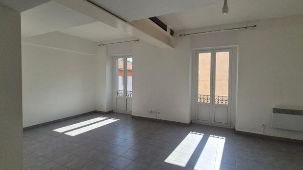 Location Appartement 3 pièces 77m² PORT VENDRES 66660 - Photo 1