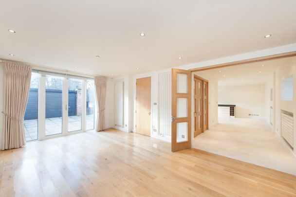 St Johns Wood Park, St Johns Wood, London, NW8 6RN - Photo 1