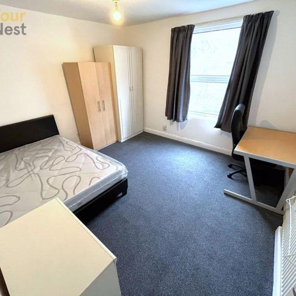 4 bedroom terraced house to rent - Photo 1