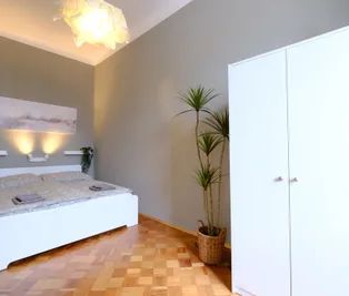 MÖBLIERTE 2-ZIMMER WOHNUNG IN TOP-LAGE! - Photo 2