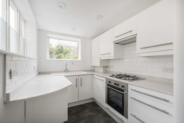 Priory Park Road, Queens Park, NW6, London - Photo 1