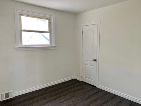 For Lease - 91 VICTORIA Street, Barrie, Ontario - Photo 2