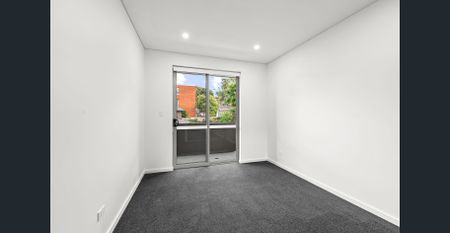 LUXURIOUS 3 BEDROOM APARTMENT - Photo 2