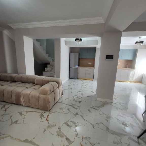 Zona Buzaului Vila Mobilata Utilata prima inchiriere - Fotografie 1