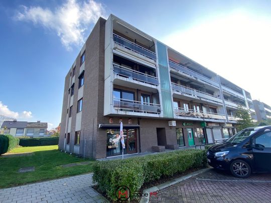 RUIM GERENOVEERD APPARTEMENT, 2 SLPKS, 2 TERRASSEN, AUTOSTANDPLAATS, KELDER - Photo 1