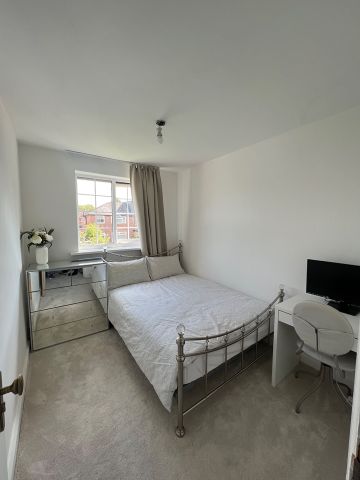 Room in a Shared House, Elsdon Road, M13 - Photo 4