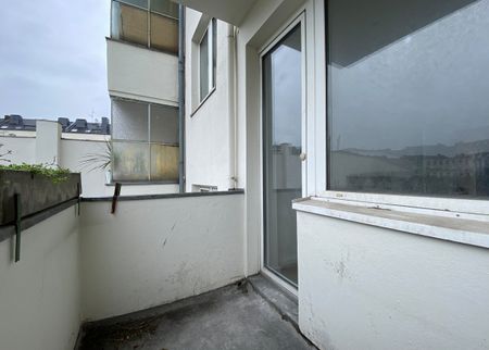 Stadtmitte! Sanierte 2 Zimmerwohnung mit Küche, Diele, Bad und Balkon! - Foto 4