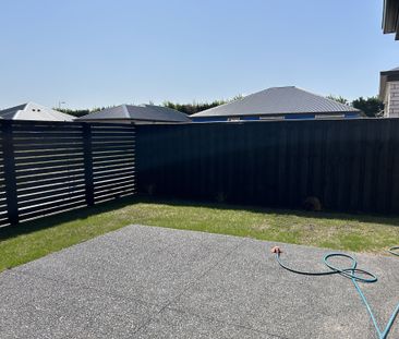 New 4 Bedroom Home - Photo 2