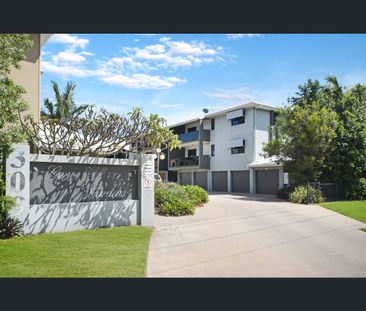 Unit 4/16 Primrose St, North Ward, Qld 4810 - Photo 5