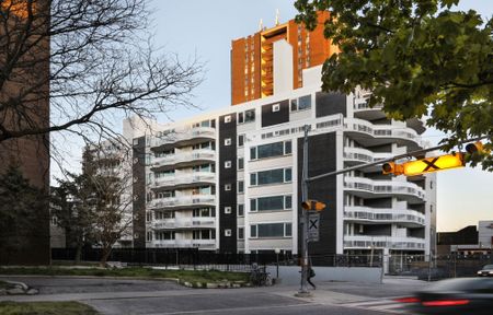 For Lease - 11 Walmer Road Unit# 403, Toronto, Ontario - Photo 2