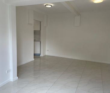 Granny flat apartment $670 per wk + $50 per wk for utility & internet - Photo 4