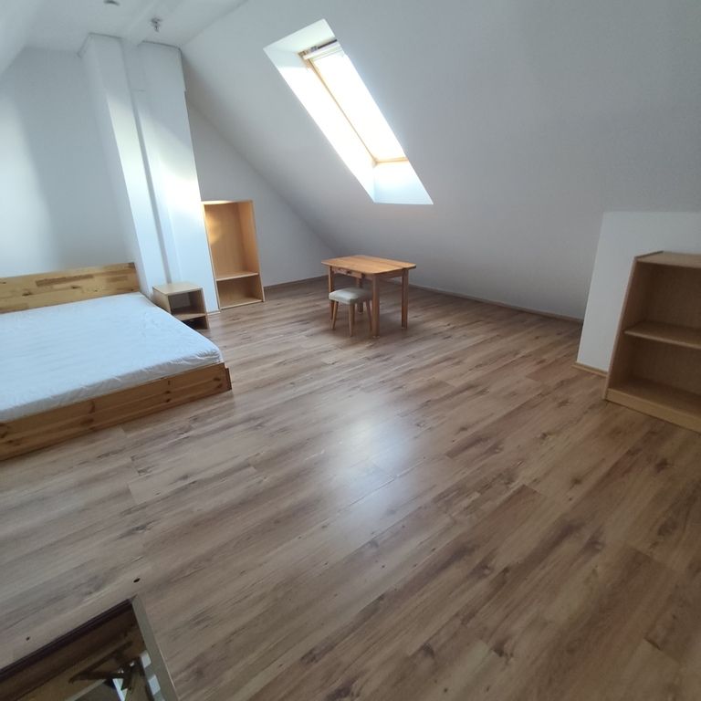 Podzamcze 2-pok. mieszkanie z niezależną kuchnią - Photo 1