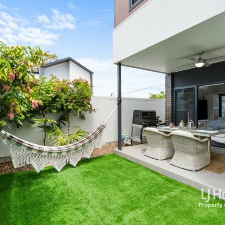 Executive Townhouse Living in the Heart of Bridgeman Downs | Rent Increasing to $750 from 17/12/2025 - Photo 1