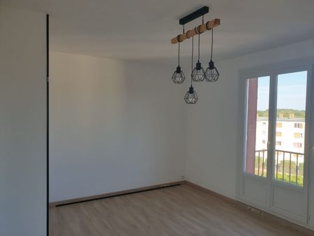 Location Appartement 5 pièces 88m² DECIZE 58300 - Photo 5