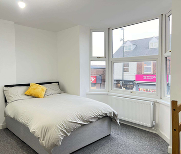 Bearwood Road Room 4 - Photo 1